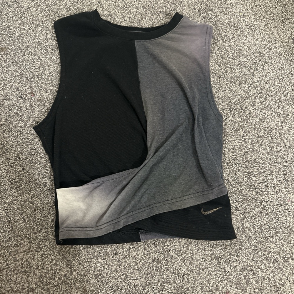 Nike Women's Black and Gray Muscle Tee